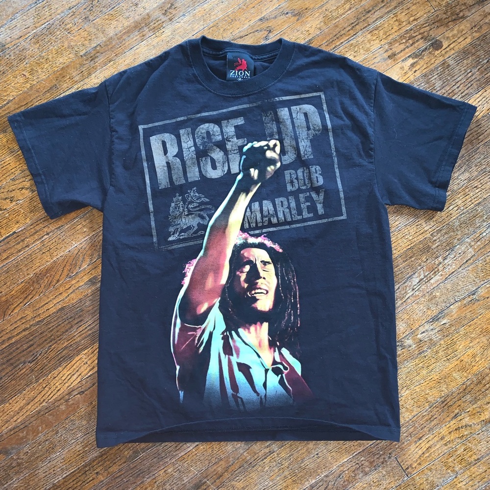 Bob Marley “Rise Up” Big Graphic Shirt Size M